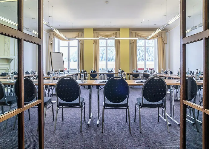 أوروبا فندق دافوس