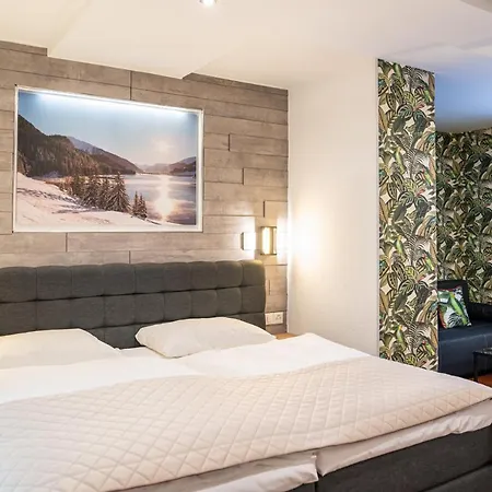 岳罗普酒店 酒店 4*