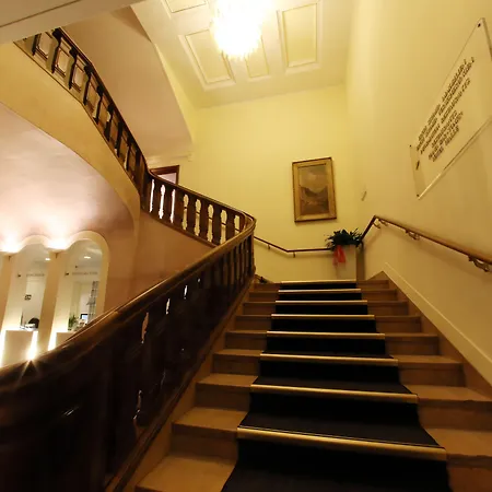 岳罗普酒店 4* 达沃斯